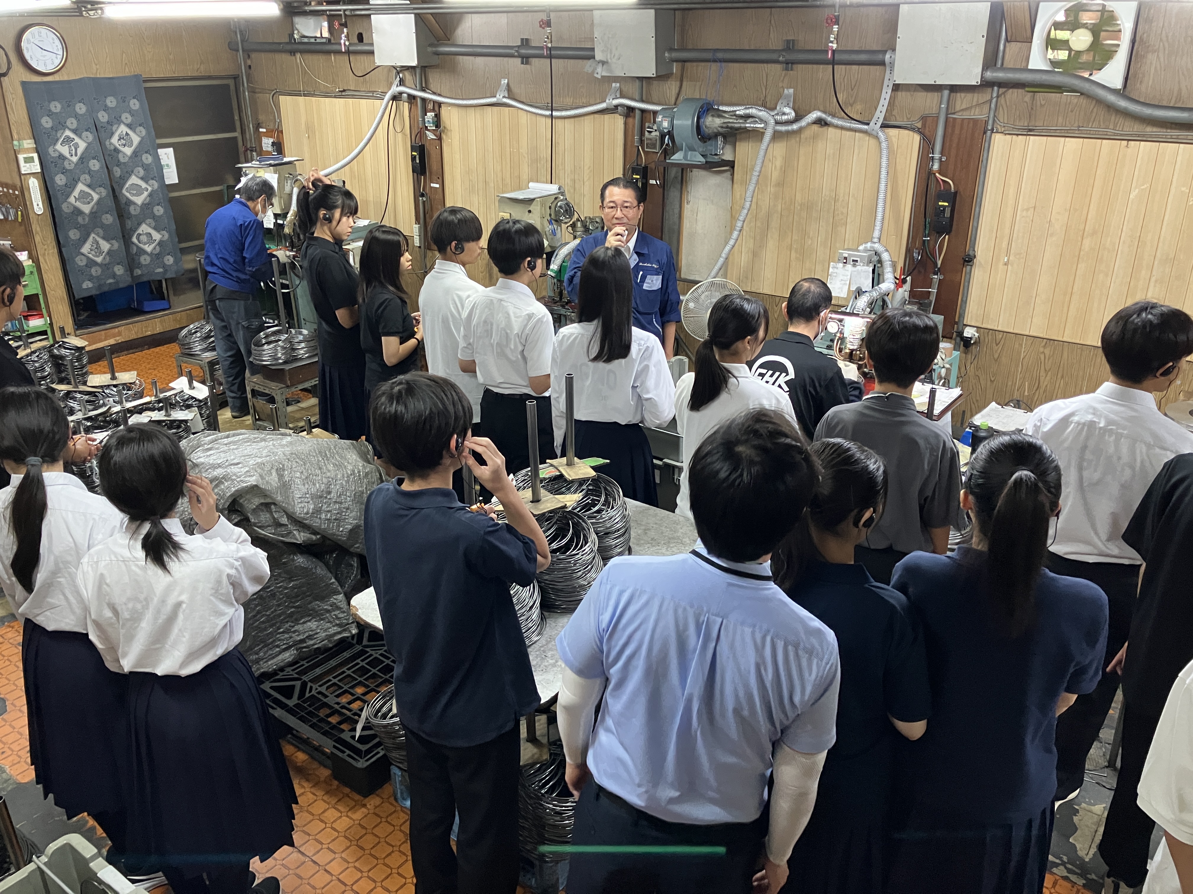 荻野中学校　ばね工場見学
