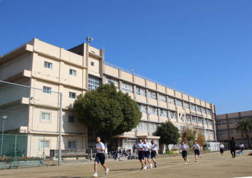 1.東大阪市立長瀬中学校.jpg